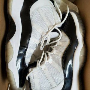NIKE AIR JORDAN 11 CONCORD BLK/WH 378038-107 4Y